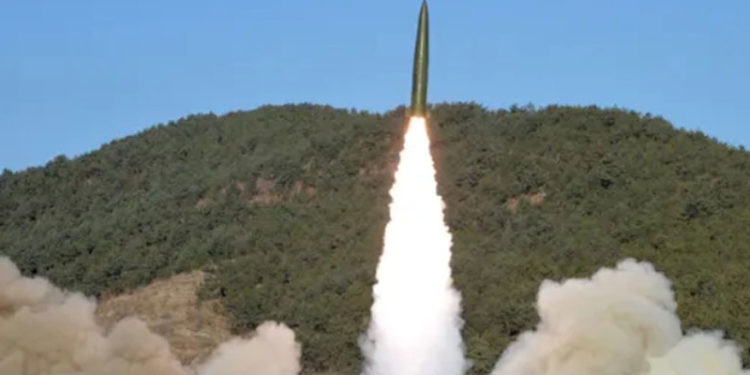 İki haftadan kısa sürede dördüncü defa: Kuzey Kore'nin Pyongyang'dan iki balistik füze ateşlediği belirtildi