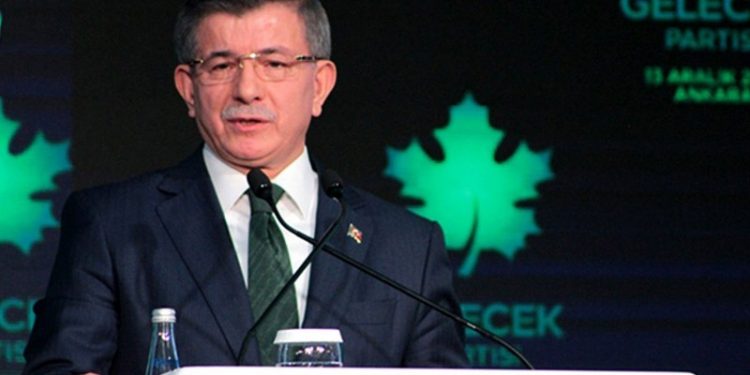 'İktidar aramızda ihtilaf çıkarmaya çalışıyor' diyen Davutoğlu seçim için tarih verdi