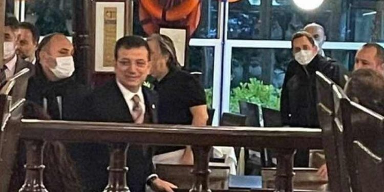 İmamoğlu'ndan 'fotoğraf' yanıtı: 19 saat mesai sonrası 1 saatlik yemek molam gündem oluyor