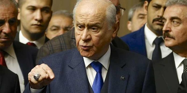 İmamoğlu'nu hedef alan Bahçeli'ye 'Bohçanı topla istirahate çekil' çağrısı