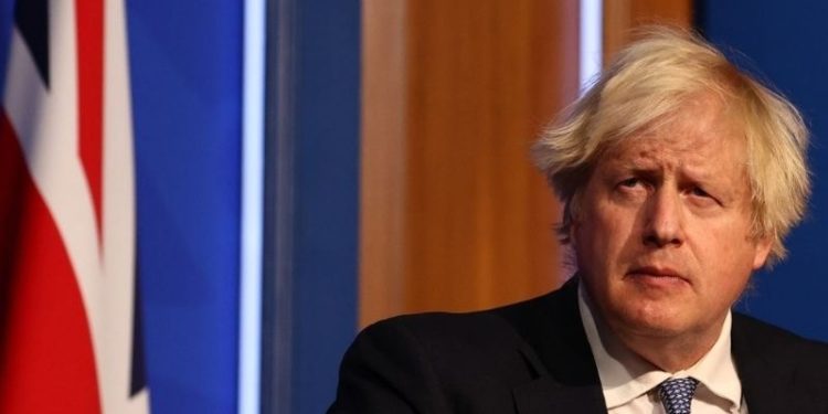 İngiltere Başbakanı Johnson, partiye katılarak Covid-19 kurallarına uymadığı için özür diledi