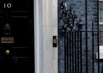 İngiltere'de Başbakanlık, Kraliçe yastayken düzenlenen partiler için Buckingham Sarayı'ndan özür diledi