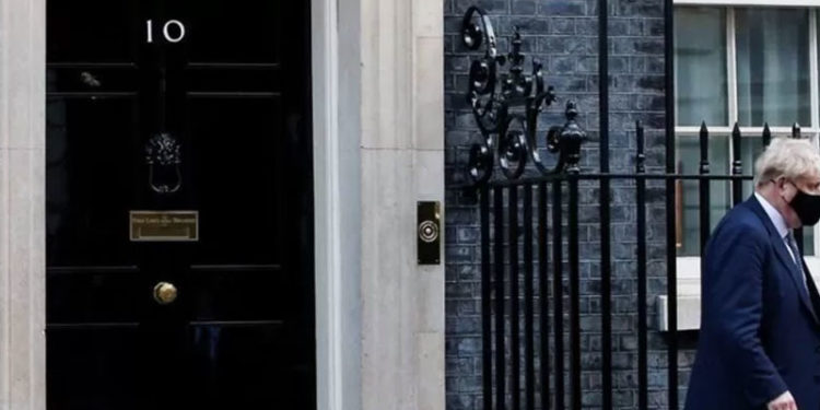 İngiltere'de Başbakanlık, Kraliçe yastayken düzenlenen partiler için Buckingham Sarayı'ndan özür diledi