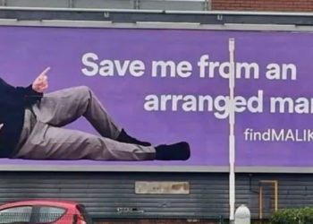 İngiltere'de bekar bir erkek eş bulma umuduyla bilboardlara ilan verdi