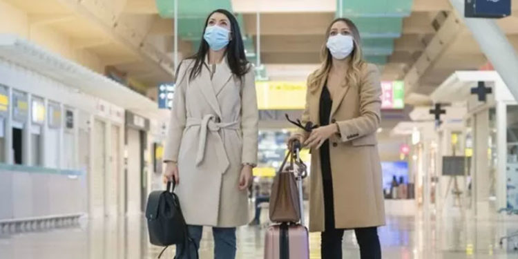 İngiltere'de seyahat şirketleri Covid testi zorunluluğunun kalkmasını istiyor