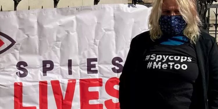 İngiltere’de sivil polisin kimliğini gizleyerek ilişkiye girdiği çevreciye 223 bin sterlin tazminat