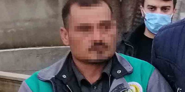 İnternetten yapımını öğrendiği bombayı, eşinin ilişkisinden şüphelendiği kişinin aracına yerleştirdi