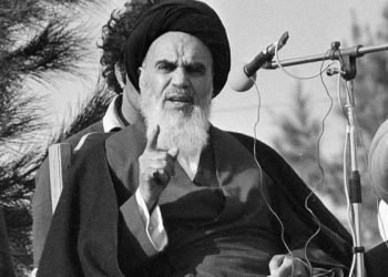 İran'da Ayetullah Humeyni'nin heykeli yıkıldı