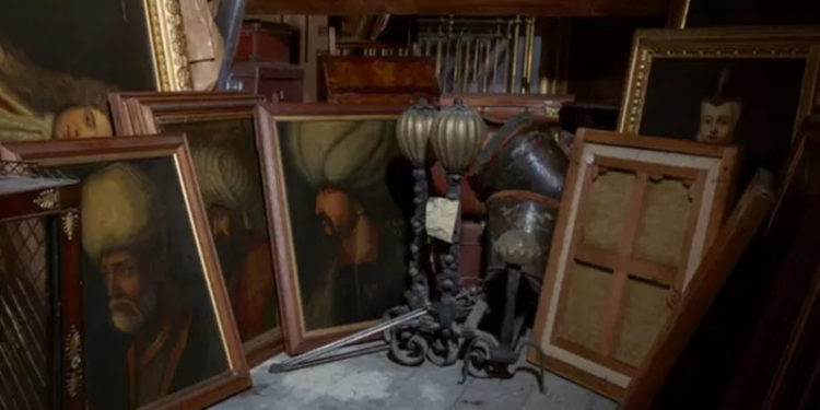 İskoçya'daki bir çatı katında Kanuni Sultan Süleyman'a ait bir portre bulundu