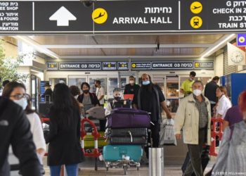 İsrail Omicron'a rağmen "kırmızı" listesini boşaltıyor