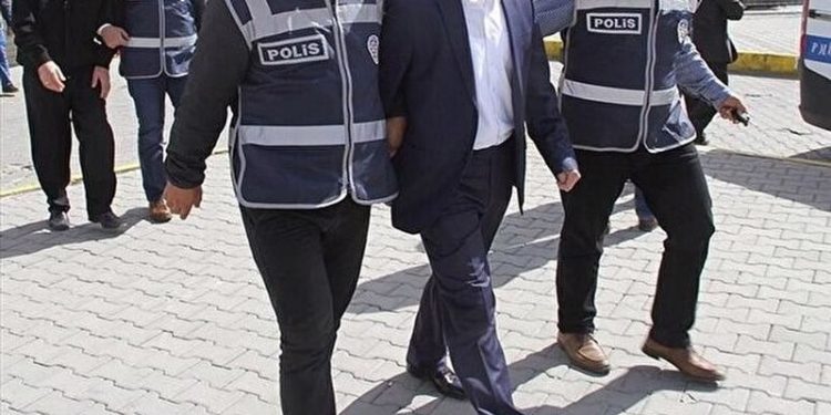 İstanbul merkezli 7 ilde avukatlara operasyon: 18 gözaltı