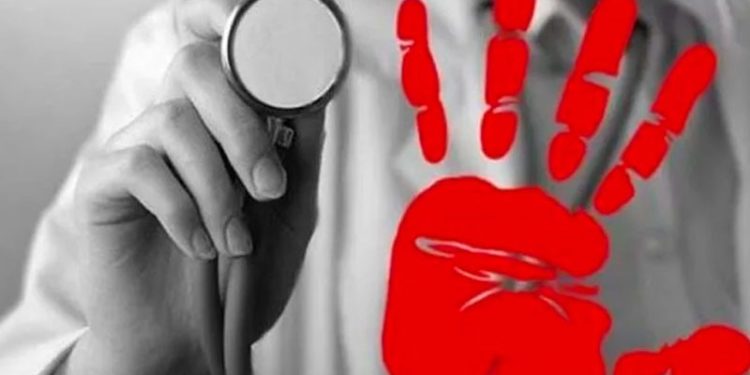 İstanbul'da hamile hemşireye saldıranlardan ikisi tutuklandı