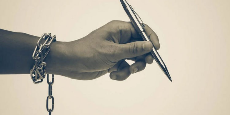 İstibdadın karanlığında eleştiri hakkı