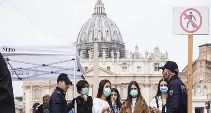 İtalya’da 50 yaş üzerine aşı zorunluluğu getirildi