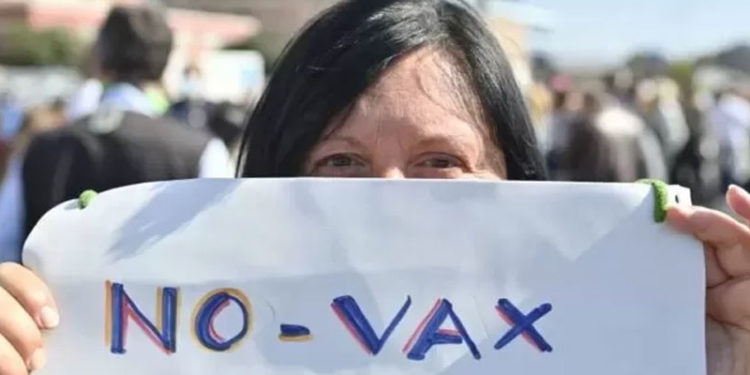 İtalya’da 'aşısızlara mini kapanma': Aşısı olmayanlar otobüslere alınmayacak, futbolcular sahaya çıkamayacak