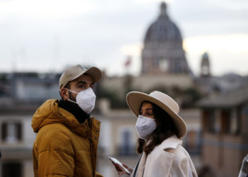 İtalya’da günlük vaka sayısı 228 bini aşarak rekor kırdı