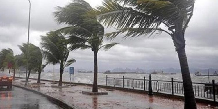 İzmir için fırtına ve yağmur uyarısı