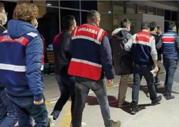 İzmir’de ‘askerlere operasyon’ periyoda bağlanmış! Ayda 2 yılda 24 operasyon: 3 bin 635 gözaltı