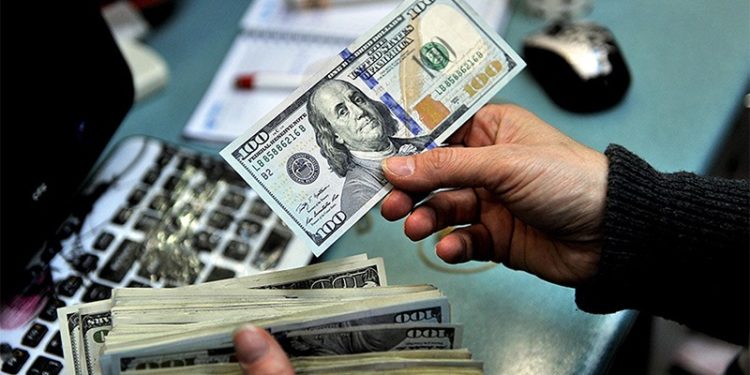 İş dünyası isyanda: Kredi veririz ama döviz almayacaksın diyorlar. Ben dövizi nereden bulacağım?