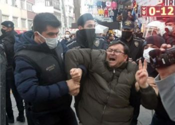 Şirinevler'de HDP'ye saldırıyı protesto edenler gözaltına alındı