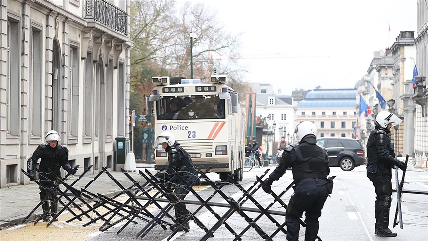 "Özgürlük konvoyu" Paris'in ardından Brüksel'de de yasaklandı