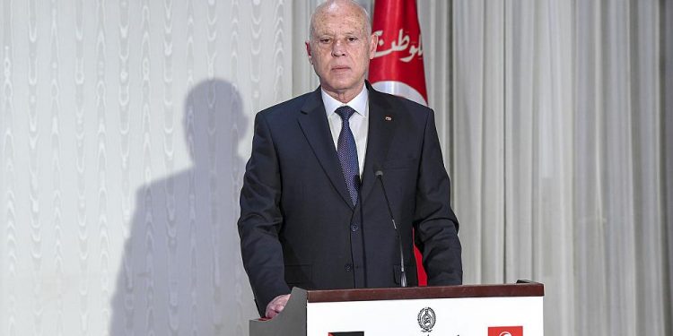 Tunus Cumhurbaşkanı Yüksek Yargı Konseyini feshetme kararı aldı