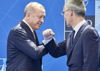 Erdoğan Stoltenberg ile telefonda görüştü: ‘Ukrayna krizi diplomasi ile çözülmeli’