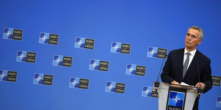 NATO: Rusya’nın Ukrayna sınırlarında güçlerini azalttığına dair işaret görmedik