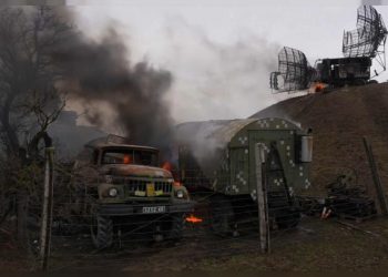 Rusya, Azak Denizi kıyısındaki Mariupol askeri üssünü hedef aldı