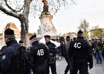 Fransa: Paris Emniyeti, ‘spor müsabakalarında başörtüsü yasağı’ protestosunu iptal etti