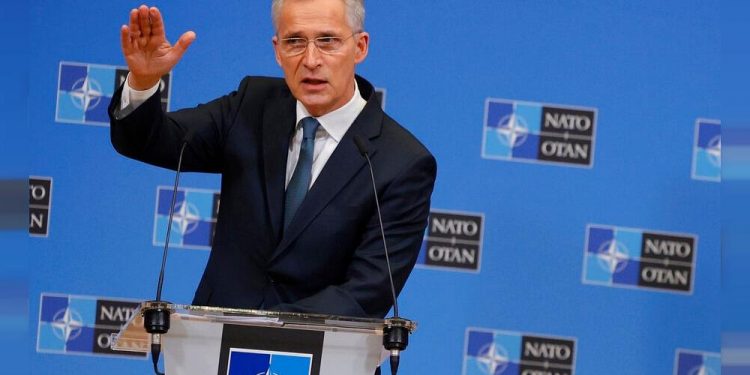 NATO Genel Sekreteri Stoltenberg: Rusya Ukrayna’yı işgal için mazeret arayışında