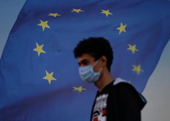 Z kuşağı araştırması: Türkiye’de gençler gelecekten umutsuz, çoğunluk yurt dışında yaşamak istiyor