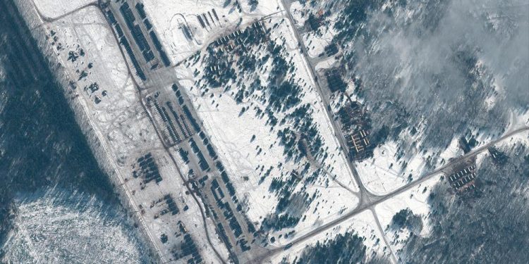 Rusya-Ukrayna krizinde son durum: Moskova, asker çektik diyor; uydu fotoğrafları Batı’yı doğruluyor
