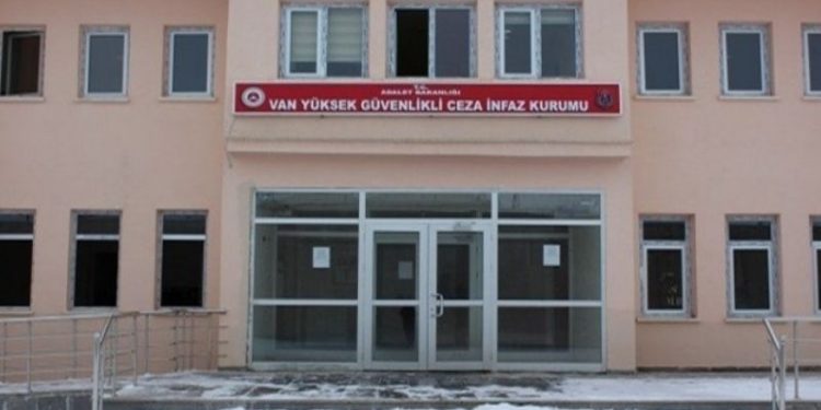 140 tutuklunun başlattığı açlık grevi 3’üncü gününde