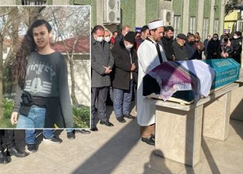 15 yaşındaki Yağmur Alparslan'ın &ouml;l&uuml;m&uuml;yle ilgili 2 polis g&ouml;zaltına alındı