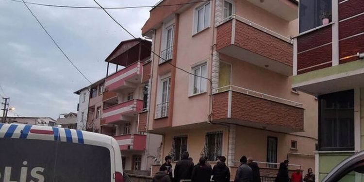 15 yaşındaki kız çocuğu terastan düşerek öldü