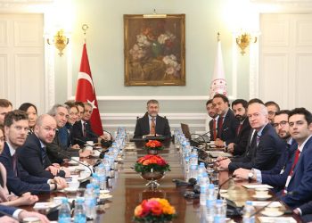 Bakan Nebati Londra’da: Türkiye’de enflasyon, yabancıların kültürel olarak anlamayacağı sebepten yükseliyor!