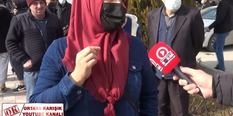 20 yıldır AKP’ye oy veren kadın Erdoğan’a isyan etti: ‘Makarnayla yaşayamam, yolunmuş tavuğa döndük’