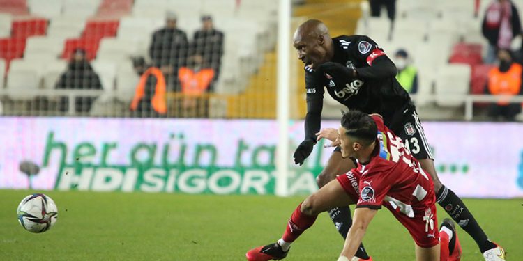 39 yaşındaki Atiba Hutchinson koşu mesafesinde zirvede