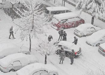 48 saattir elektrik verilemeyen Isparta’da vatandaşlar tepkili: Şehri terk mi edelim?