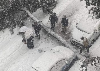 60 saattir elektriklerin kesik olduğu Isparta’da, eğitime 5 gün ara verildi