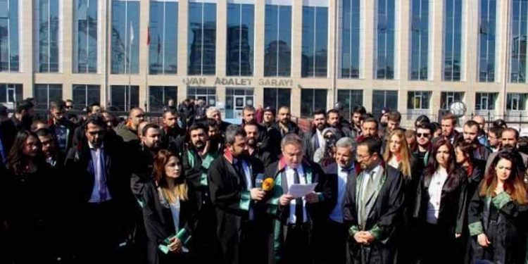 76 Baro ortak açıklama yaptı: Elektrik zammı Anayasa'ya ve AİHS'e aykırı