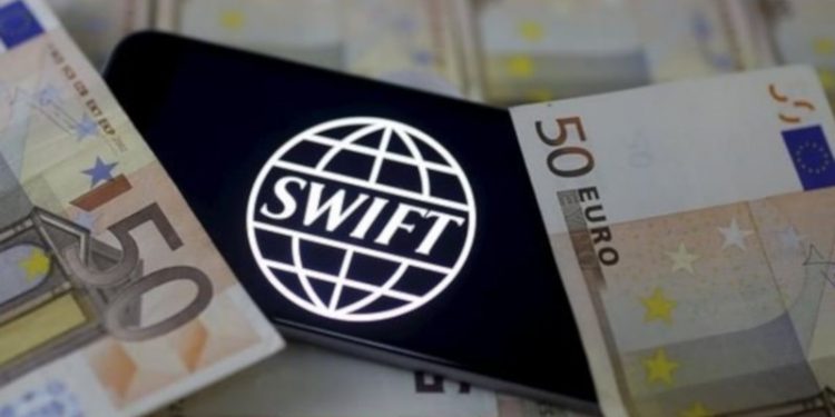 ABD ve AB Rusya'yı SWIFT sisteminden çıkarma konusunda anlaştı