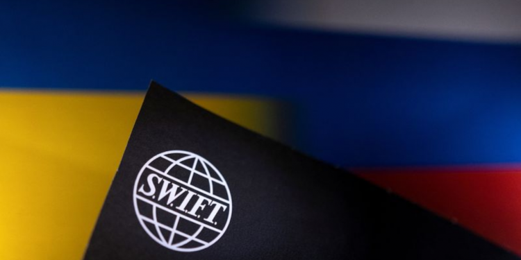 ABD ve Avrupa Birliği Rusya'yı SWIFT sisteminden çıkarma kararı aldı