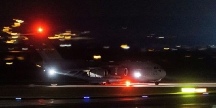 ABD ve İngiltere’nin askeri yardım getiren uçakları Ukrayna’ya ulaştı