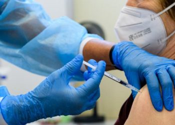 AB'den yeni düzenleme: Hatırlatma dozu olmayanlar aşısız sayılacak