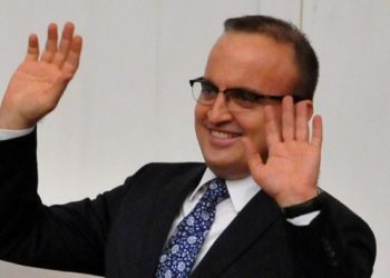 AKP&rsquo;li B&uuml;lent Turan&rsquo;dan ekonomik kriz itirafı