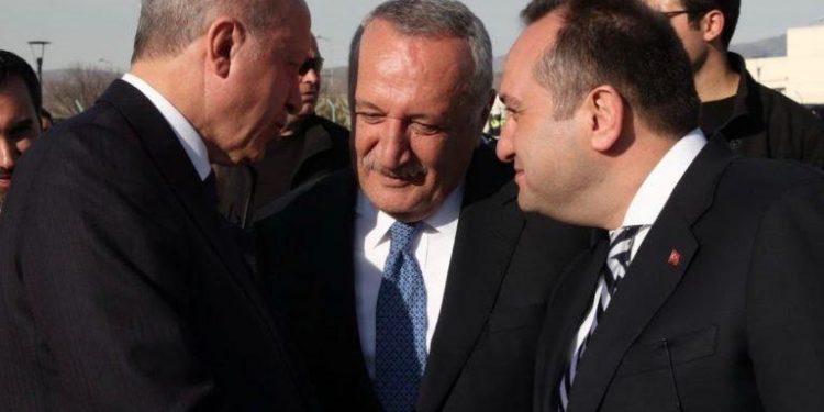 AKP’li Tolga Ağar altı liderin fotoğrafına kızdı, Mehmet Ağarlı Erdoğanlı fotoğraf paylaştı