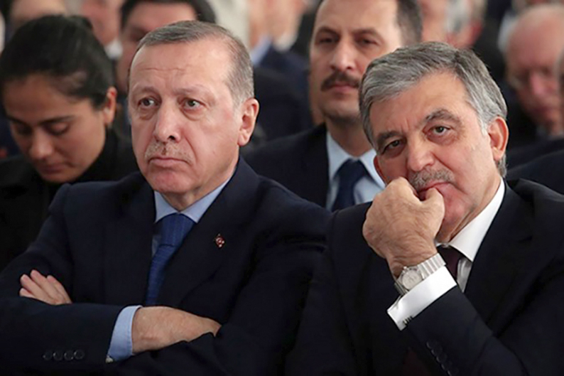 Abdullah Gül’den Cumhurbaşkanı Erdoğan’a ‘geçmiş olsun’ telefonu