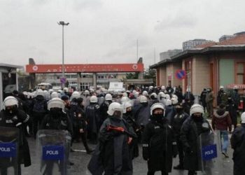 Adli Tıp Kurumu önündeki eyleme polis müdahalesi: Çok sayıda gözaltı